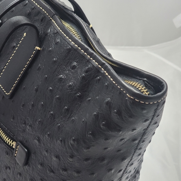 Signature Large Zip tote bag from Dooney & Bourke - Picture 7 of 14